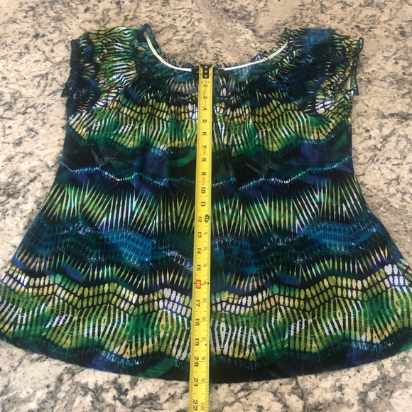 Ava and Grace Women’s Petite Large Short Puffed Sleeve Knit Top - Picture 6 of 12